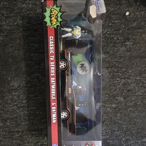 Hot Wheels Classic TV Series Batmobile & Batman - Black